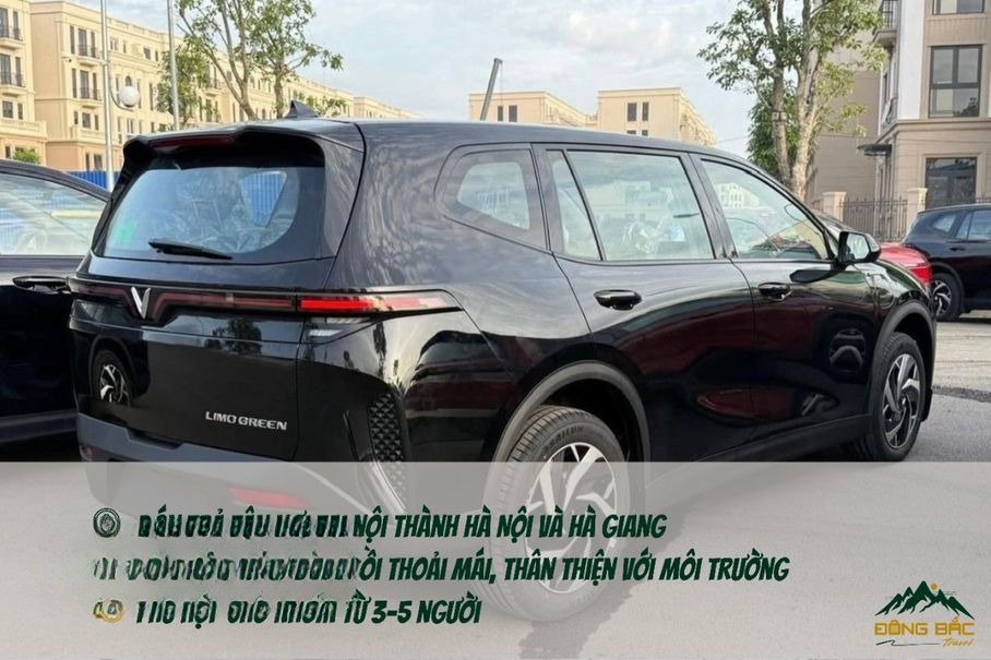 Xe Đông Bắc Travel Bên hông xe Ghế ngồi 6 chỗ