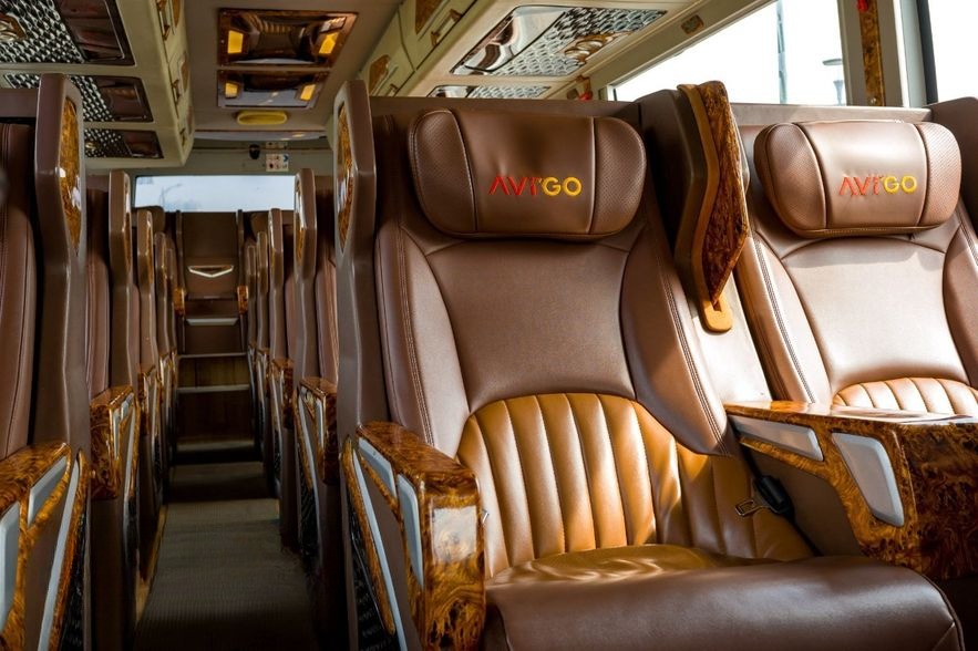 Xe AVIGO Nội thất Limousine 18 chỗ