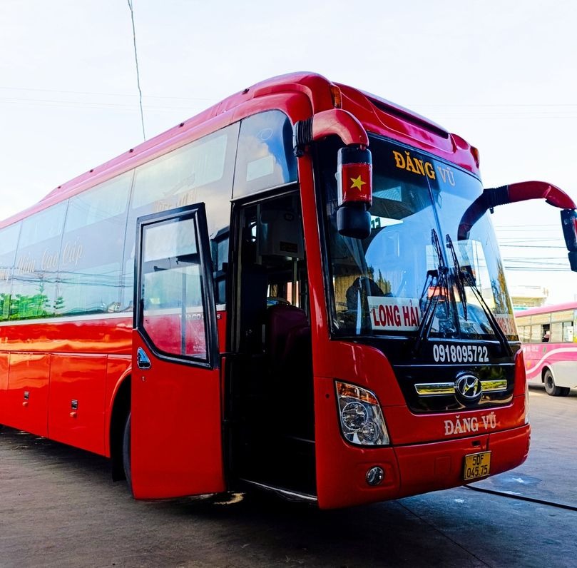 Xe Lovabus Mặt trước xe Giường nằm 44 chỗ