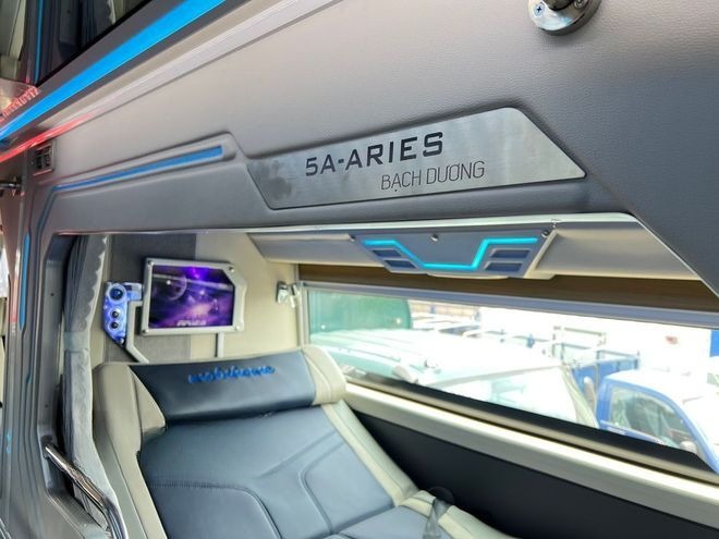 Xe Kadham Bus Nội thất Tiện ích Limousine 22 Cabin đôi VIP 