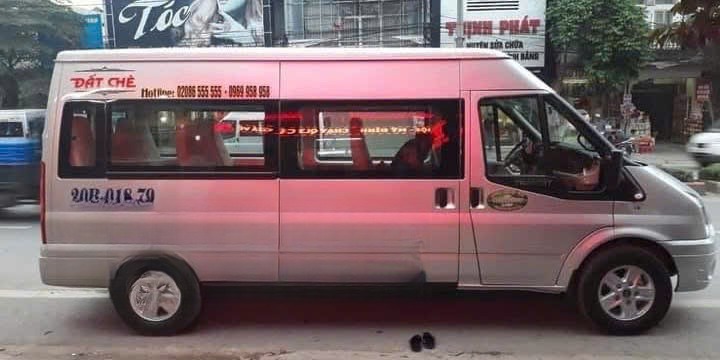 Xe ĐẤT CHÈ Limousine Bên hông xe Xe Limousine 15 chỗ ngồi