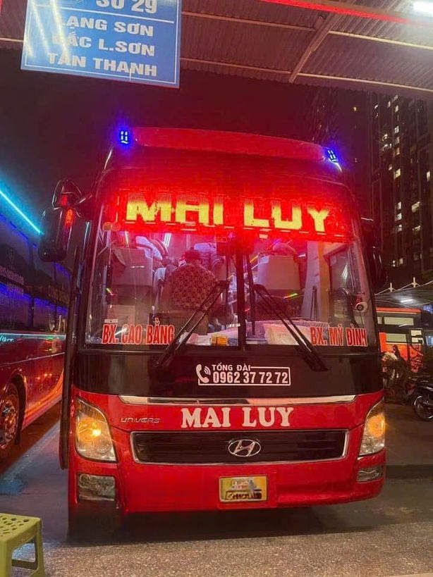 Xe Mai Luy (Cao Bằng) Mặt trước xe Bên hông xe 