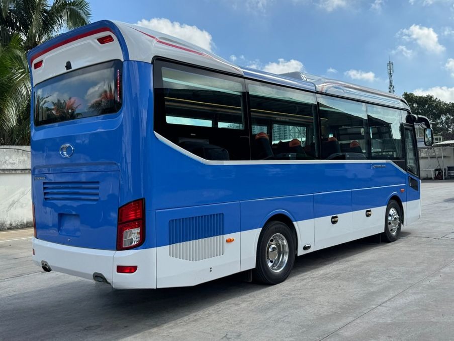 Xe Hạnh Cafe Mặt sau xe Limousine 19 ghế ngả VIP (Mới)