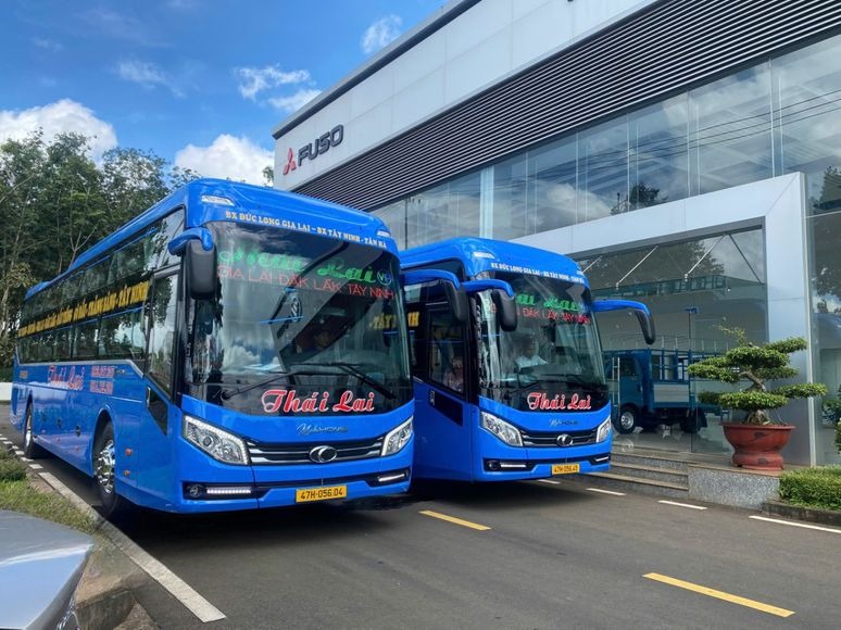 Xe Thái Lai Mặt trước xe Bên hông xe Limousine 34 Phòng