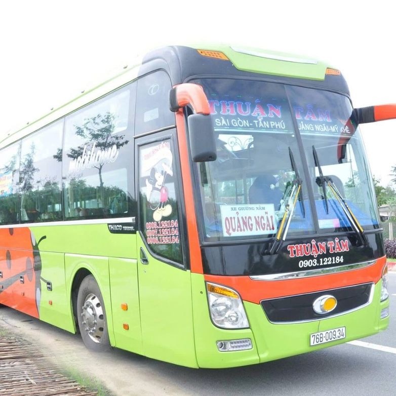 Xe Thuận Tâm Mặt trước xe Ghế ngồi 45 chỗ
