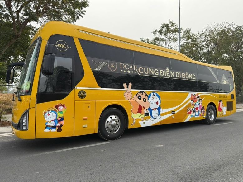 Xe Minh Châu Limousine Bên hông xe Limousine giường phòng 22 chỗ