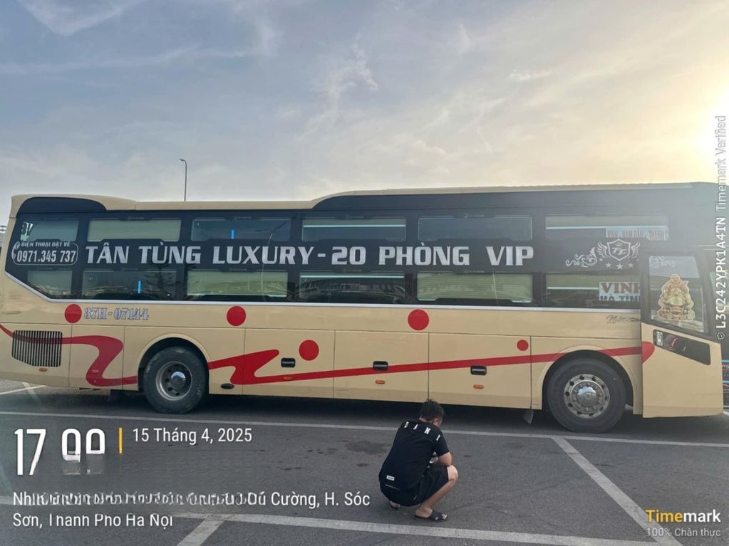 Xe Lovabus Bên hông xe Limousine 22 phòng