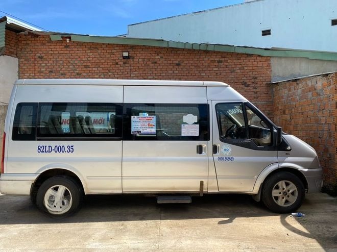 Xe Minh Quốc Bên hông xe Ghế ngồi 16 chỗ