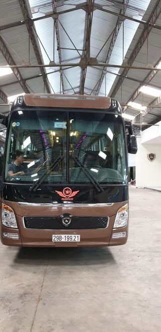 Xe Pumpkin Limousine Mặt trước xe Limousine 18 chỗ VIP