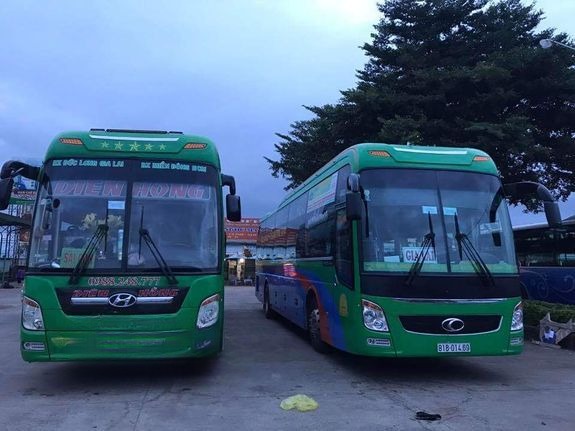 Xe Kính Diên Hồng Mặt trước xe Giường nằm 44 chỗ