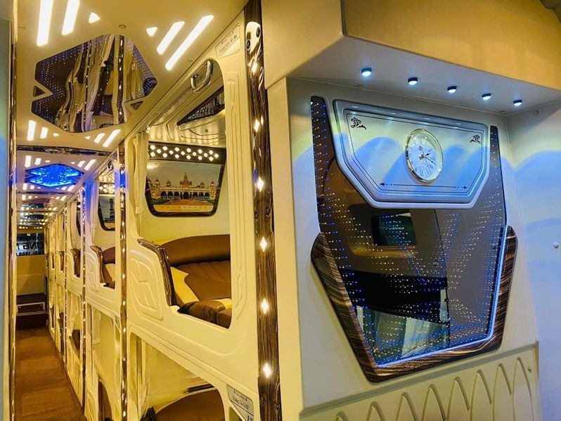 Xe Quang Tuyến (Hà Giang) Tiện ích Nội thất Limousine giường phòng 24 chỗ