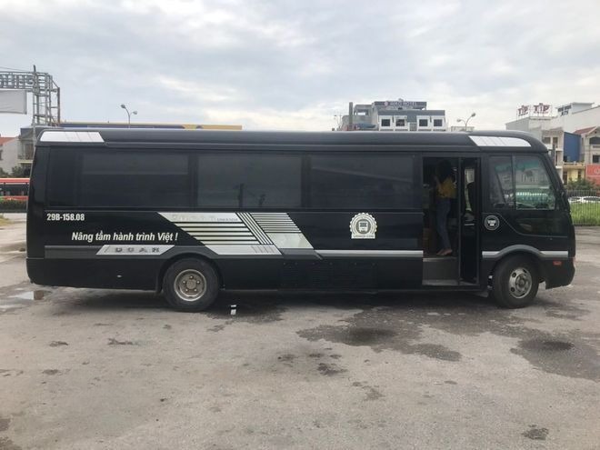 Xe Phúc Lộc Thọ Limousine Bên hông xe Limousine 19 chỗ