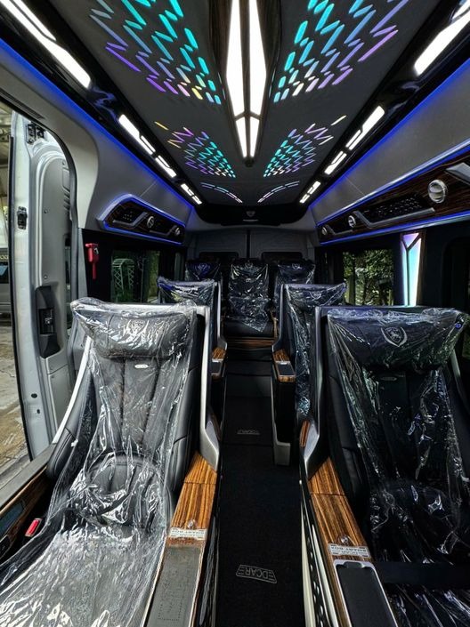 Xe Nhật Đoan Limousine Tiện ích Nội thất Limousine 12 chỗ