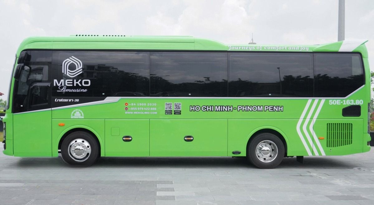 Xe MEKO Limousine Bên hông xe Limousine 19 chỗ