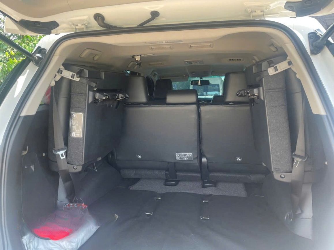 Xe Limousine Duy Tân Nội thất Fortuner 7 chỗ