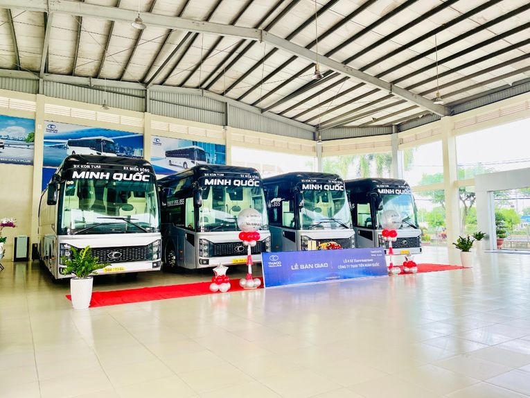Xe Minh Quốc Mặt trước xe Limousine 24 Giường Đơn