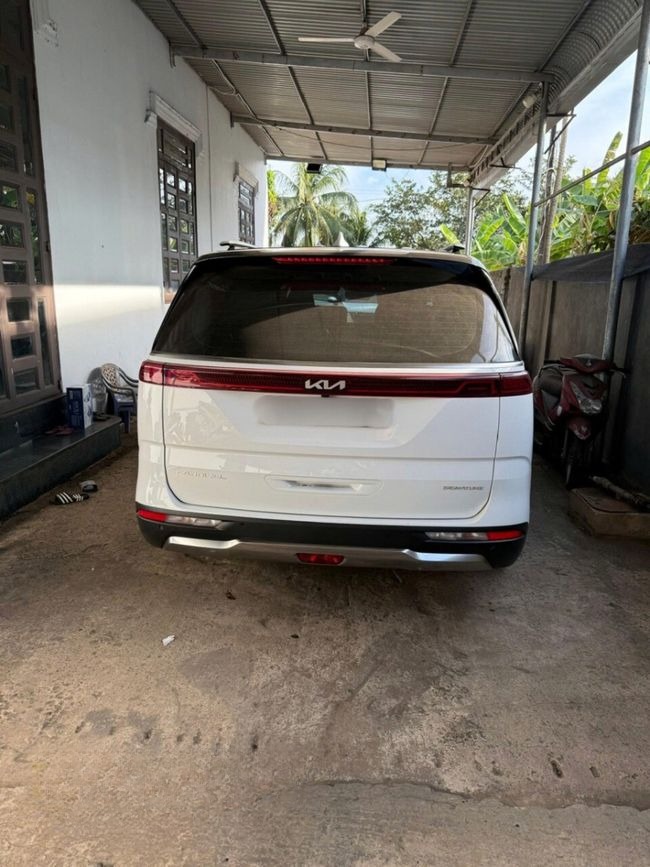 Xe Hoa Sen Mặt sau xe Xe 7 chỗ