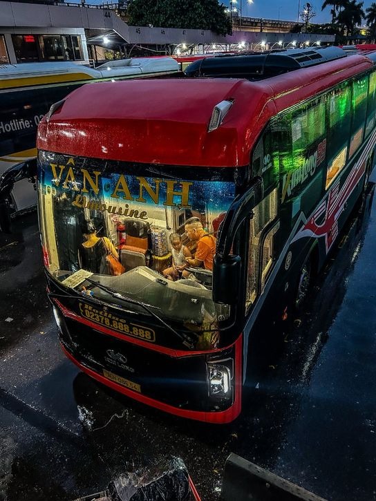 Xe Lovabus Mặt trước xe Bên hông xe Cabin 34 Phòng