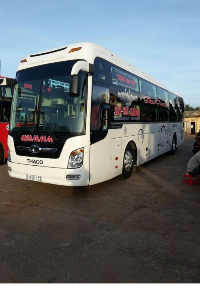 Xe Thu Trang (Gia Lai) Mặt trước xe Bên hông xe Giường nằm 41 chỗ