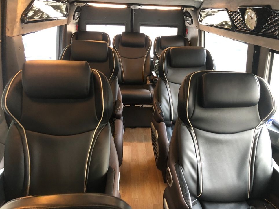 Xe Long Trang Limousine Nội thất Limousine 9 chỗ