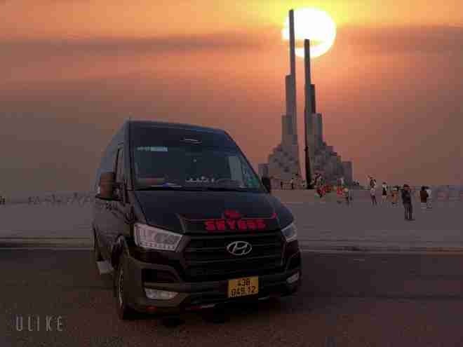 Xe Tân Quang Dũng Limousine Mặt trước xe Limousine 9 chỗ VIP