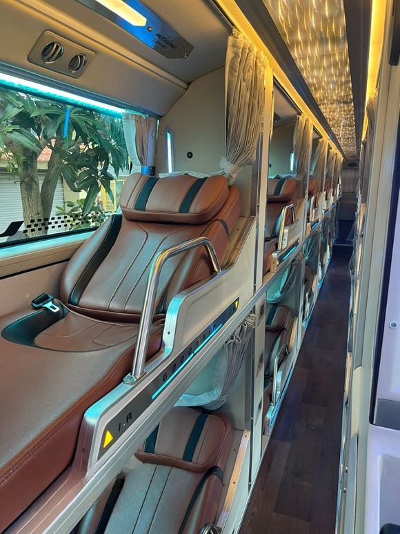 Xe Cửa Ông Limousine Nội thất Tiện ích Limousine giường nằm 34 chỗ