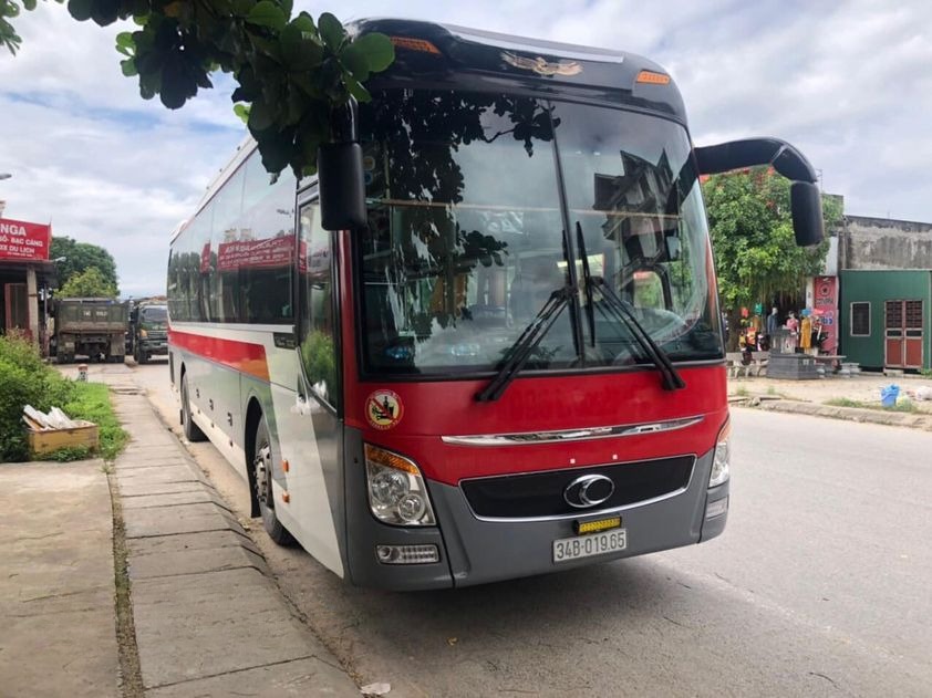 Xe Nam Cường VIP Tour Mặt trước xe Bên hông xe Giường nằm 40 chỗ