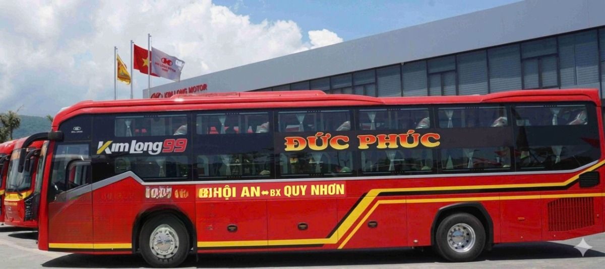 Xe Đức Phúc (Hội An) Mặt sau xe Bên hông xe Xe giường nằm 34 chỗ