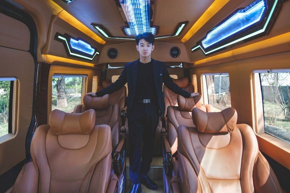 Xe Hải Vân Ghế ngồi Tiện ích Nội thất Limousine 9 chỗ