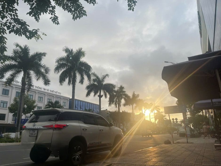 Xe Hải Vân Travel Mặt sau xe Xe 7 chỗ