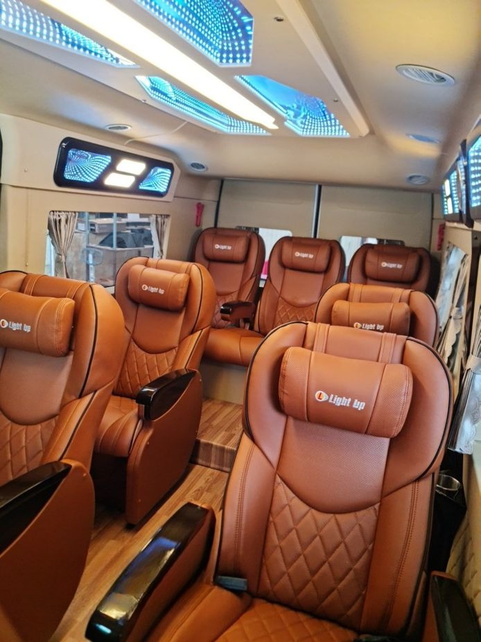 Xe Light Up Limousine Ghế ngồi Tiện ích Nội thất Limousine 10 chỗ