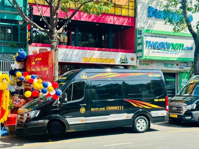 Xe Bến Thành Travel Mặt trước xe Bên hông xe Limousine 9 chỗ