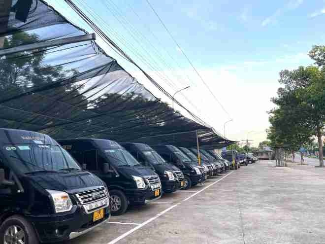 Xe Nam Cường Limousine Mặt trước xe Limousine 9 chỗ