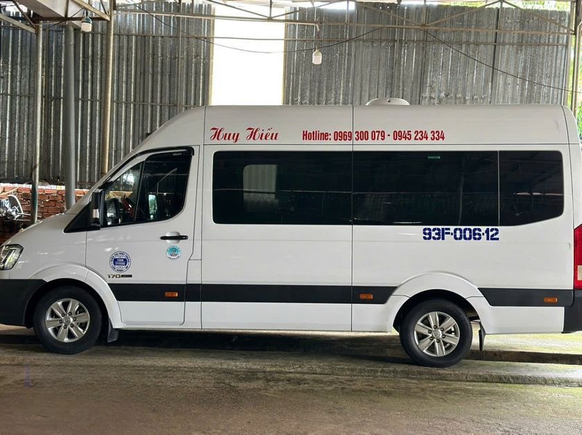 Xe Huy Hiếu Bên hông xe 