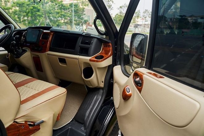 Xe Sóng Việt Ghế ngồi Limousine 9 chỗ