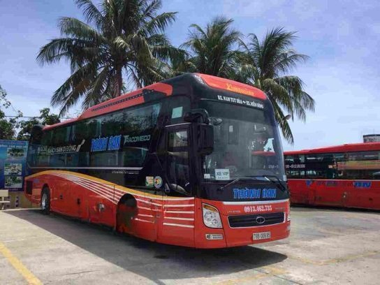 Xe Thành Ban Mặt trước xe Bên hông xe Limousine giường nằm 34 chỗ