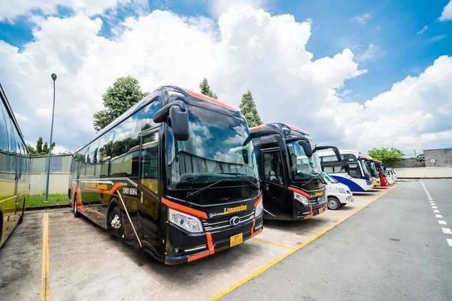 Xe Tiến Oanh Mặt trước xe Bên hông xe Limousine 22 Phòng Đôi (Có Toilet)