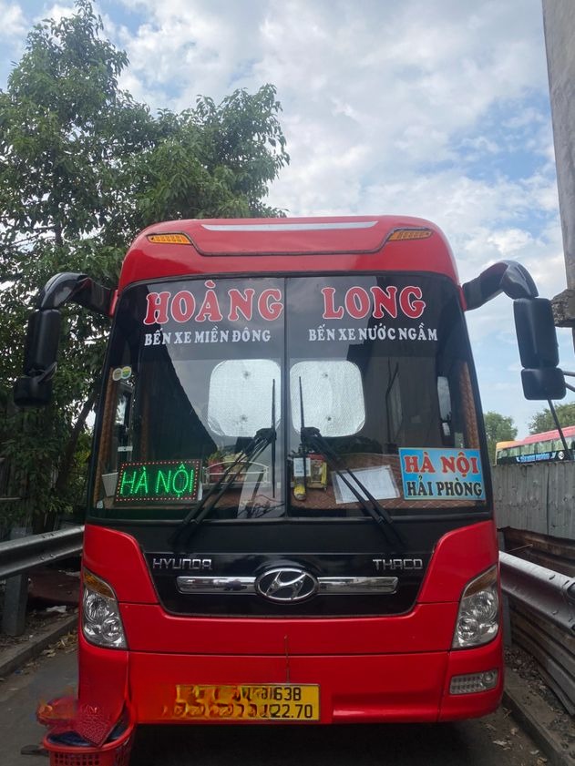 Xe Hoàng Long (Mỹ Hạnh) Mặt trước xe Giường nằm 40 chỗ