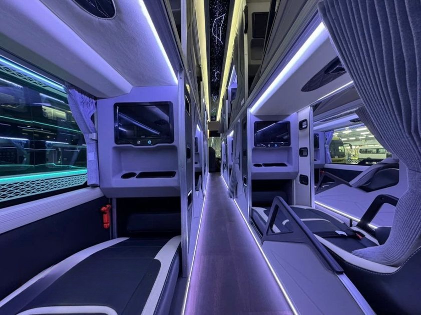 Xe Cao Lâm Tiện ích Nội thất Limousine 34 phòng