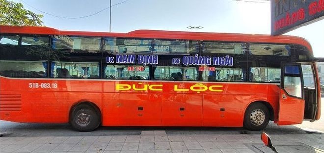 Xe Đức Lộc Bên hông xe Giường nằm 44 chỗ