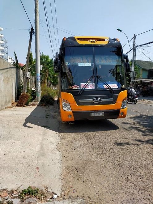 Xe Lovabus Mặt sau xe Giường nằm 44 chỗ
