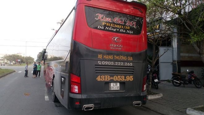 Xe Kim Chi 265 Mặt sau xe Limousine giường phòng 22 chỗ - WC