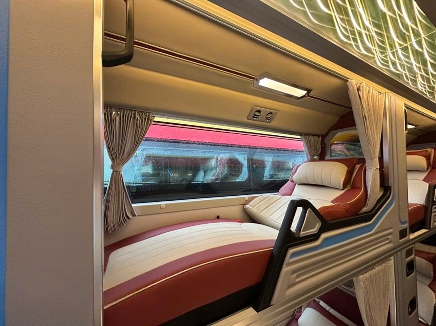 Xe Quang Hạnh (NT) Giường nằm Limousine 32 giường (WC)