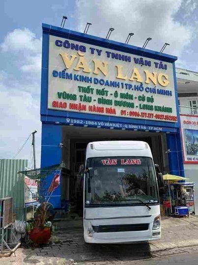 Xe Văn Lang Mặt trước xe Limousine 32 giường
