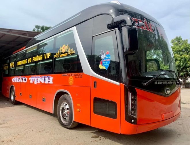 Xe Châu Tịnh Mặt trước xe Limousine VIP 20 phòng