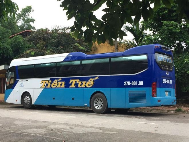 Xe Tiến Tuế Bên hông xe Giường nằm 50 chỗ