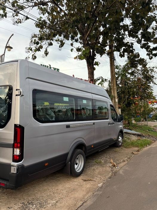 Xe Hoàng Hải (Bình Phước) Bên hông xe Giường nằm 13 chỗ 