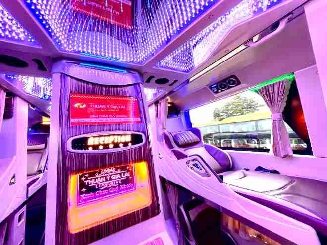 Xe Thuận Ý Nội thất Limousine 34 chỗ