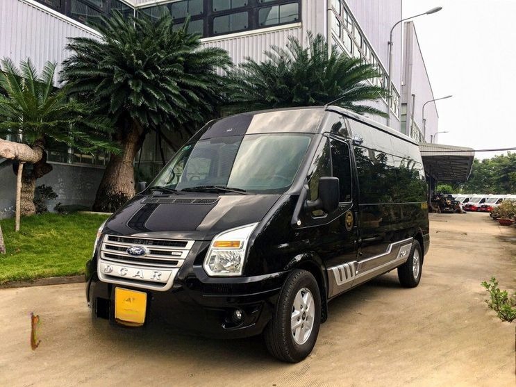 Xe Go365 Mặt trước xe Bên hông xe Limousine 12 chỗ