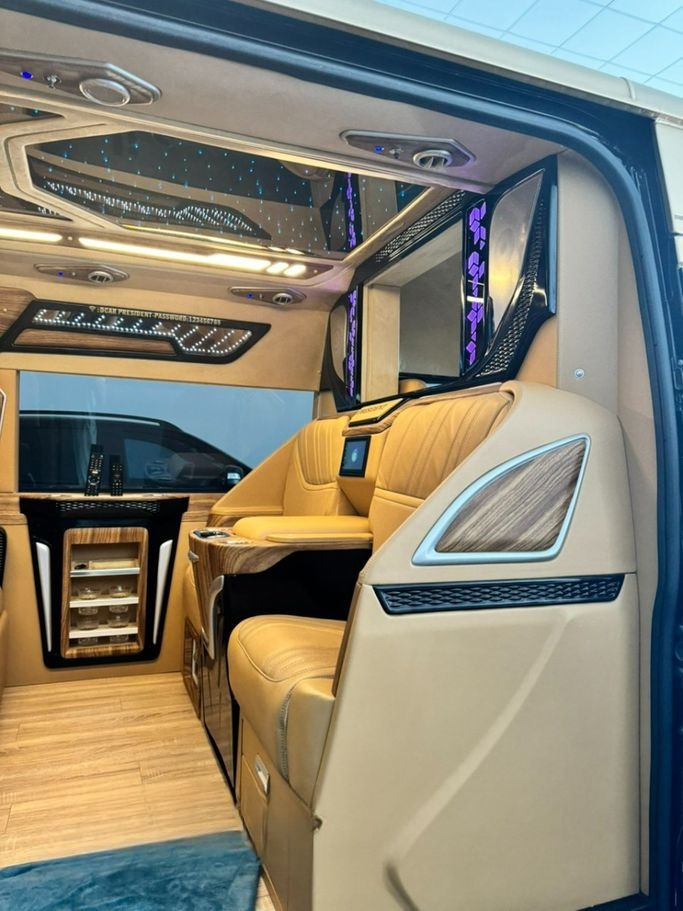Xe Anh Quốc Limousine Tiện ích Nội thất Limousine 10 chỗ
